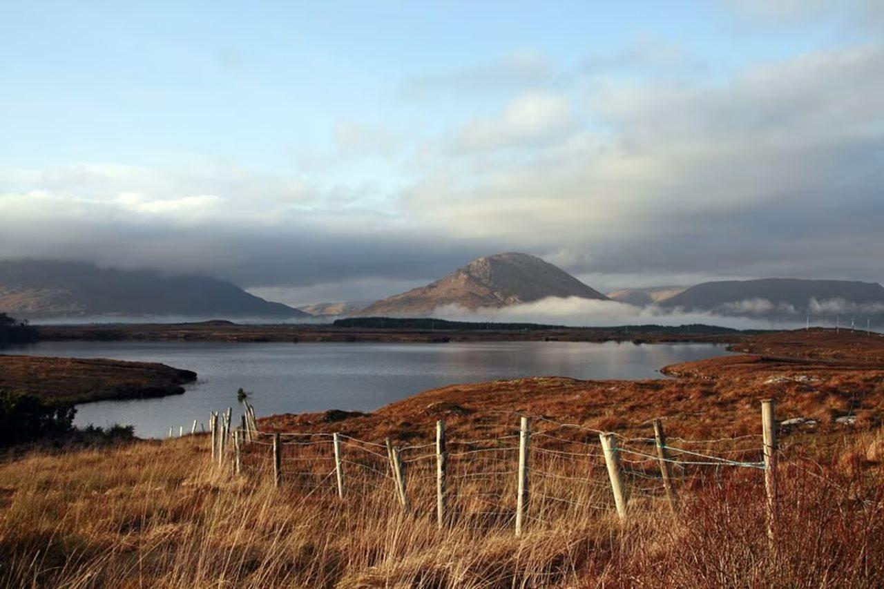 The Western Way Oughterard Exteriör bild